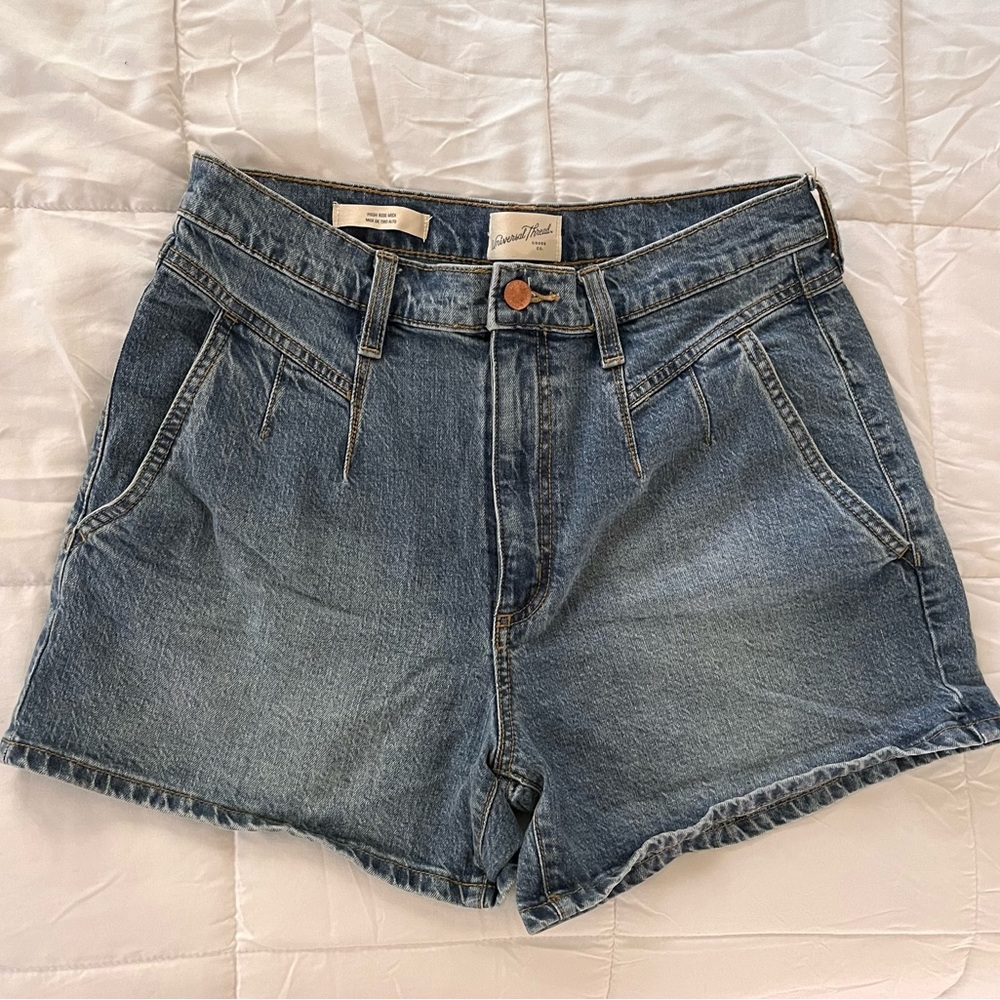 Universal Thread Demin Short